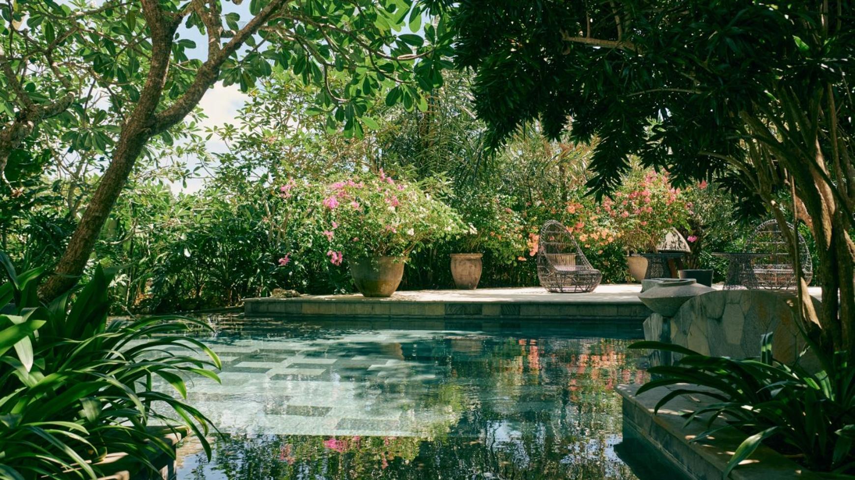 Hotel Rimba By Ayana Bali Jimbaran Exterior foto The pool at the Four Seasons Hotel, Bangkok